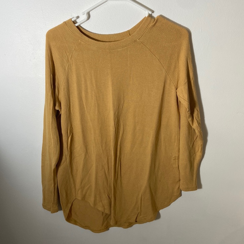 american eagle yellow top